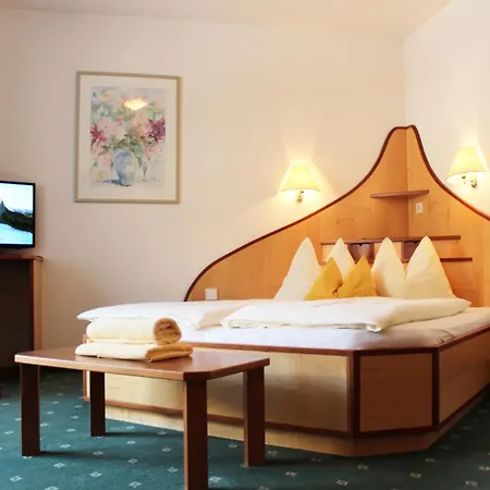 Erlhof Deluxe Апарт-отель Лутаго