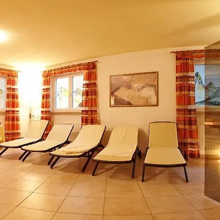 Erlhof Deluxe Апарт-отель 3*